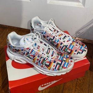 Nike international collection sneaker 10.5 mens